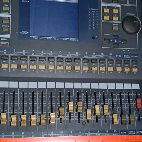 ΨΗΦΙΑΚΗ ΚΟΝΣΟΛΑ YAMAHA 03D