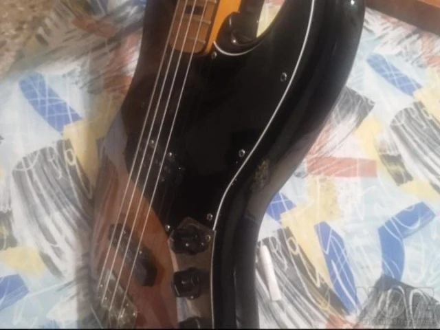 Squier cv 70s jazz bass