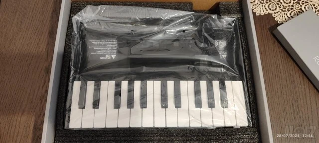 Roland jp08 boutique synthesizer