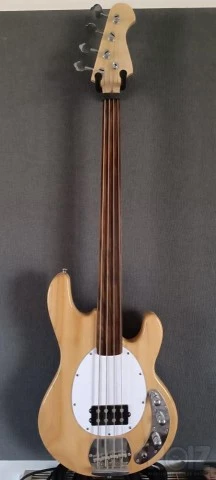 Άταστο Custom build Stingray