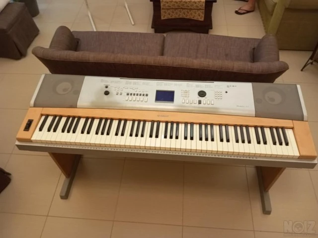 YAMAHA DGX-620