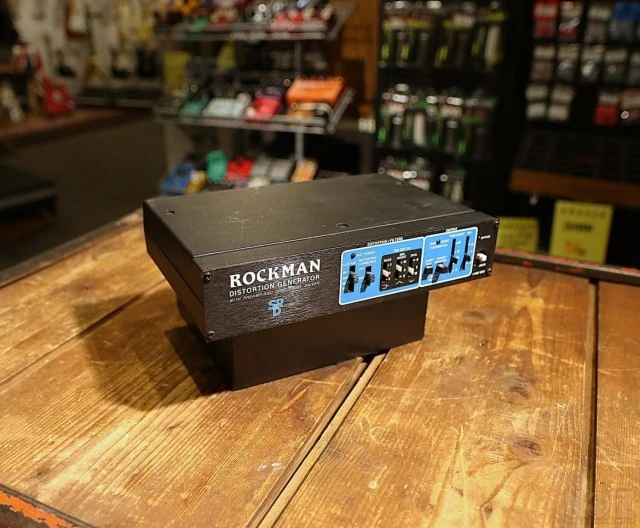 ROCKMAN  DISTORTION GENERATOR