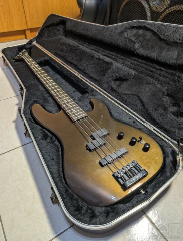 CHARVEL 3B (Neck Through, Japan)