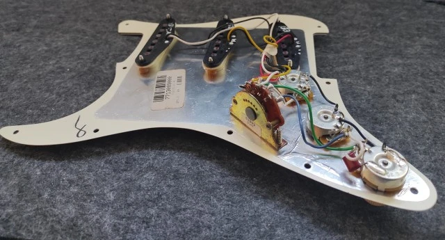 Loaded Pickguard SSS - Fender Player 