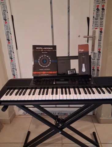 Πωλείται full πακέτο Yamaha PSR-E383 (Σαν καινούργιο)
