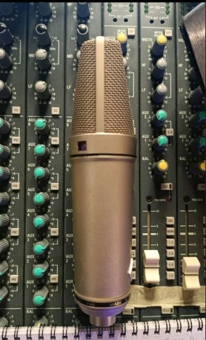 Neumann U89i  με την αράχνη, σε άριστη κατάσταση.1900e