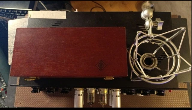 Neumann U89i  με την αράχνη, σε άριστη κατάσταση.1900e