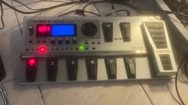 BOSS GT-10 Guitar Multiple Effects Processor (Με Θήκη Μ