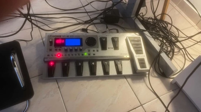 BOSS GT-10 Guitar Multiple Effects Processor (Με Θήκη Μ