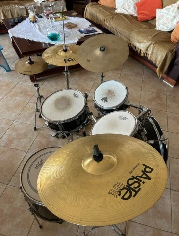 Custom gloss black millenium drum set.