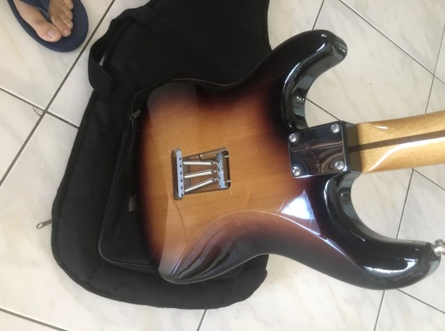 50's mexican fender strat ΣΕ ΑΡΙΣΤΗ ΚΑΤΑΣΤΑΣΗ