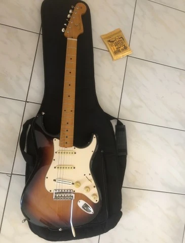 50's mexican fender strat ΣΕ ΑΡΙΣΤΗ ΚΑΤΑΣΤΑΣΗ