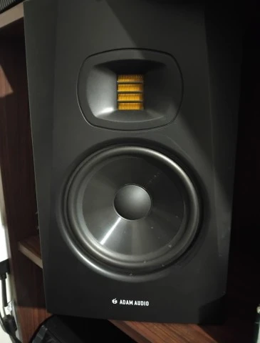 Studio monitors 