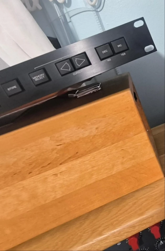 YAMAHA MJC8 (MIDI junction controller)