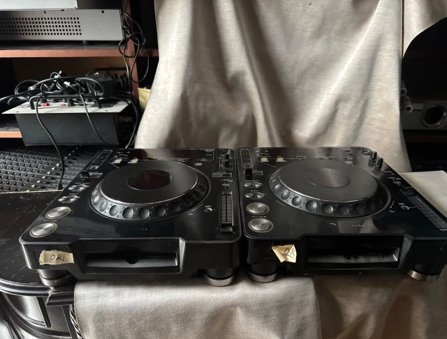 Ζεύγος Pioneer CDJ-1000MK2 Professional DJ Players – Le
