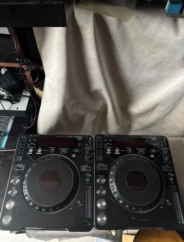 Ζεύγος Pioneer CDJ-1000MK2 Professional DJ Players – Le
