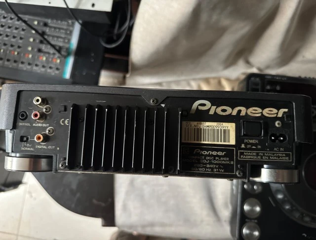 Ζεύγος Pioneer CDJ-1000MK2 Professional DJ Players – Le