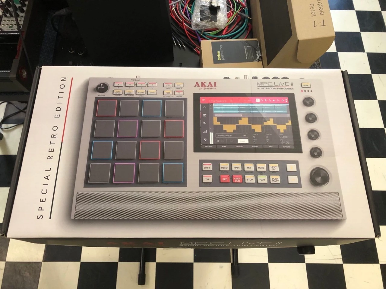 MPC LIVE II (RETRO EDITION)