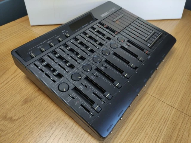 YAMAHA MT3X - 4channel multitrack cassette recorder.