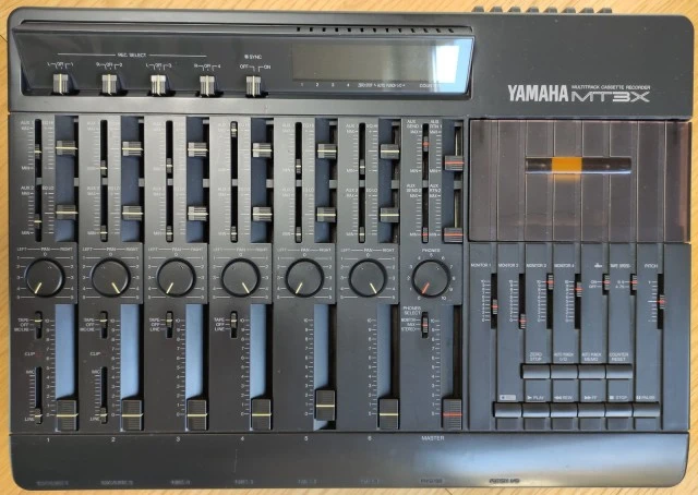 YAMAHA MT3X - 4channel multitrack cassette recorder.
