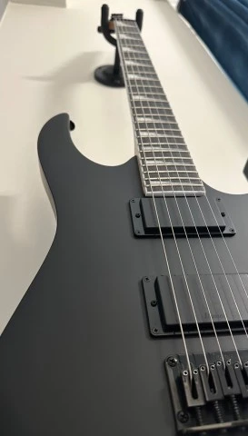 Πωλείται η ηλεκτρική κιθάρα Ibanez GRG121DX