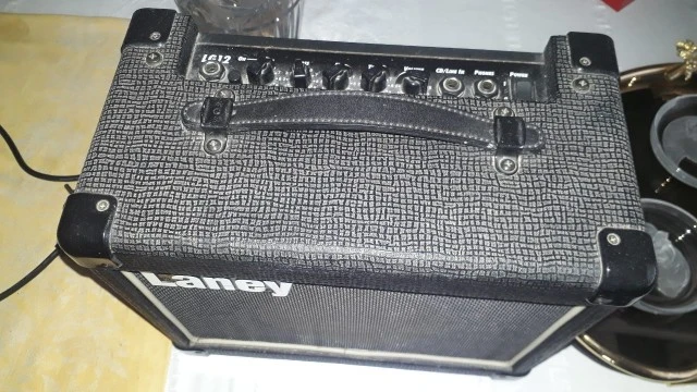 ενισχυτης κιθαρας LANEY IG12 10w