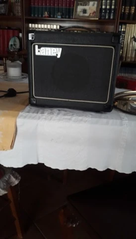ενισχυτης κιθαρας LANEY IG12 10w