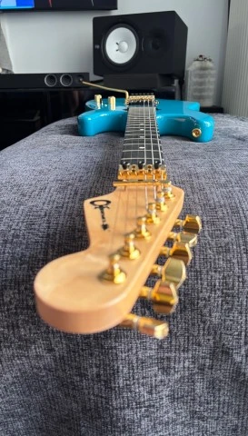 Charvel Pro-Mod San Dimas Miami Blue