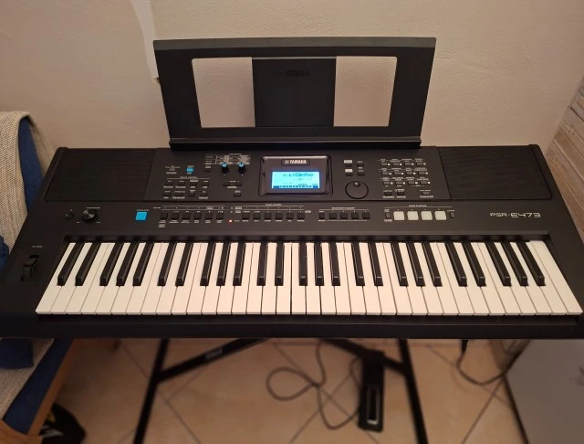 YAMAHA PSR E473