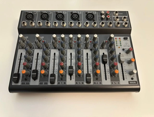 Κονσόλα Behringer Xenyx 1002 - λειτουργεί με μπαταρίες