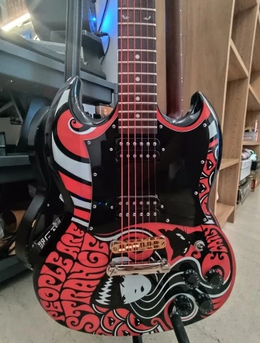 EPIPHONE SG EMILY THE STRANGE.
