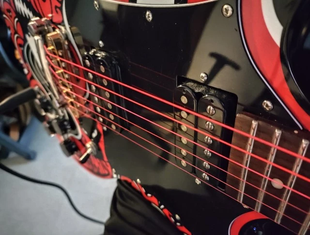 EPIPHONE SG EMILY THE STRANGE.