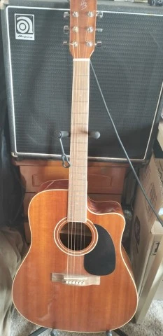 Πωλείται κιθάρα Harley Benton CLD-60SMCE