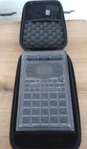Roland sp 404 mkii with decksaver and magma case