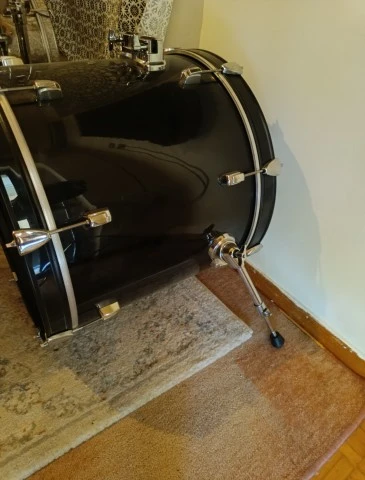 20" bass drum pearl