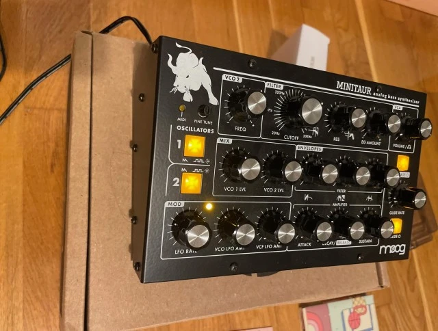 Moog Minitaur like new + Decksaver