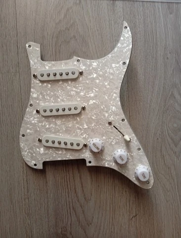 Fender Stratocaster MIM Ceramic Pickups