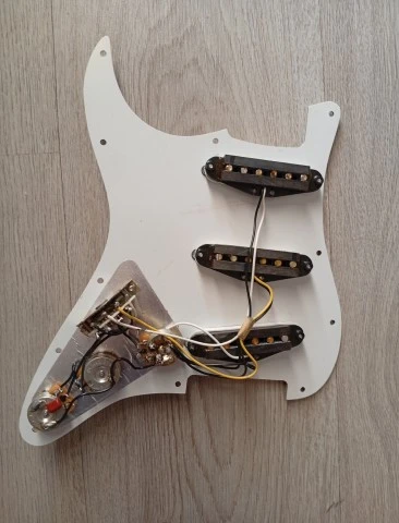 Fender Stratocaster MIM Ceramic Pickups