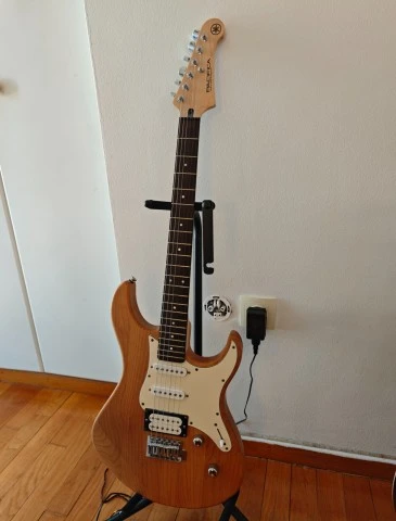 Yamaha Pacifica 112J σε άριστη κατάσταση