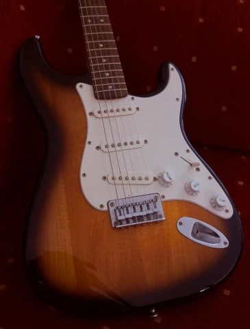 SQUIER BULLET STRATOCASTER HT HARD TAIL