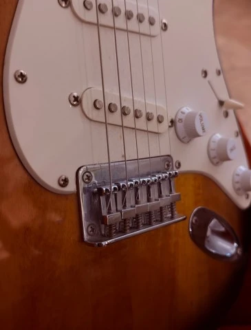 SQUIER BULLET STRATOCASTER HT HARD TAIL