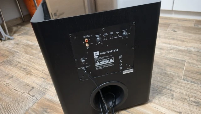 Πωλείται ενεργό subwoofer JBL Studio 260P