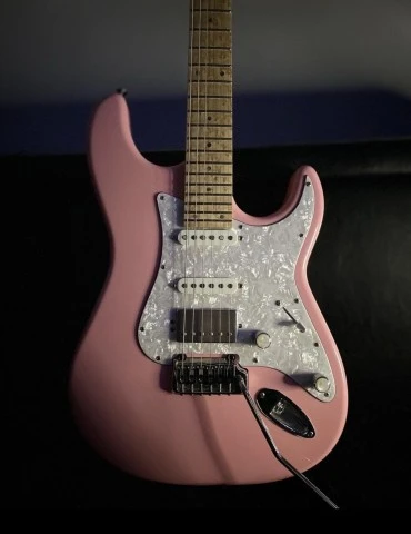 Πωλείται κιθάρα Kiesel Delos light pink 