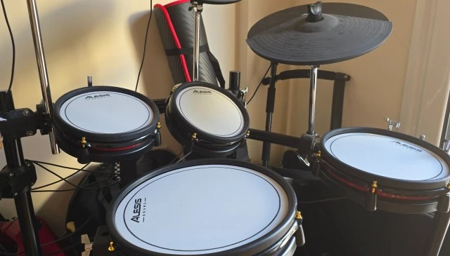 ALESIS CRIMSON II SE 