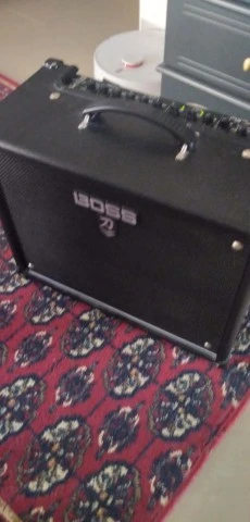 Πωλείται boss katana mk2 50watt σε άριστη κατάσταση 