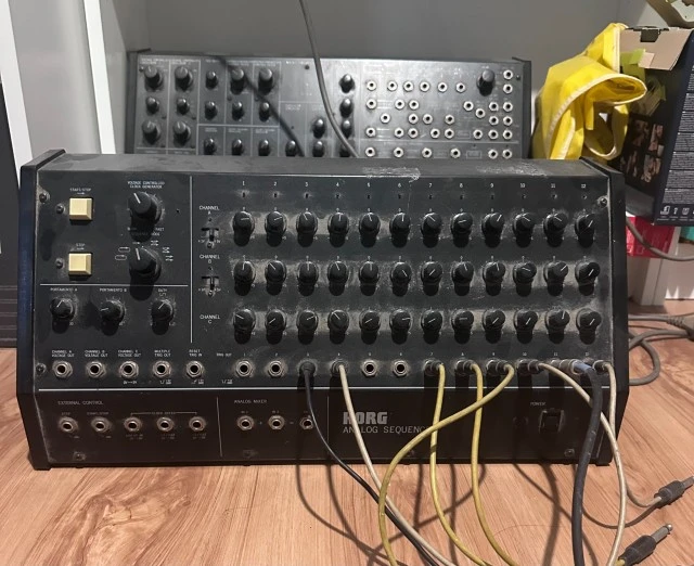 Korg MS-20 analogue synthesizer &amp; sequenser SQ-10