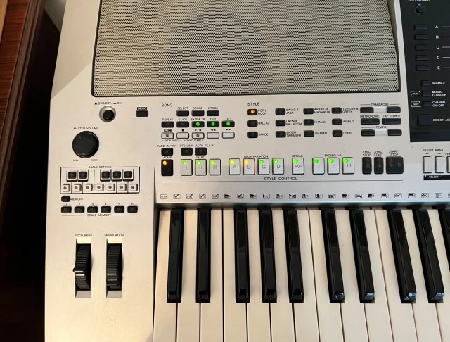 Yamaha psr or700