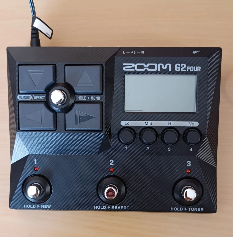 Zoom g2 four