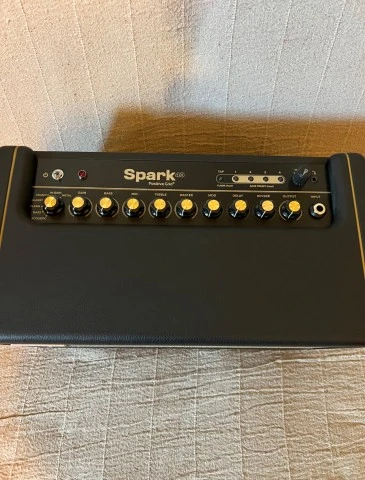 ΕΝΙΣΧΥΤΗΣ ΚΙΘΑΡΑΣ POSITIVE GRID SPARK 40