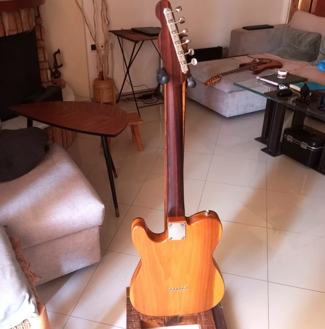 CUSTOM TELECASTER
